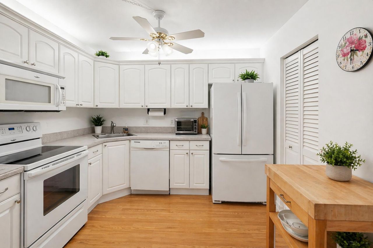 5760 Pine Wood Drive, Unit D-1, Greenacres, FL 33463 Photo