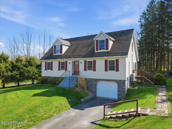 16 Rockwell Lane , Waymart, PA 18472