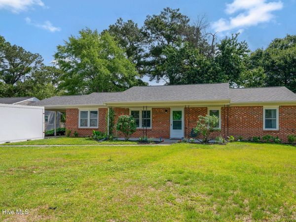 105 Lance Court, Jacksonville, NC 28546