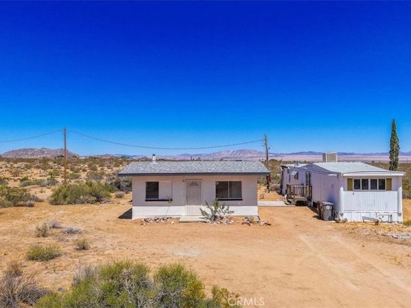 60650 Winters, Landers, CA 92285
