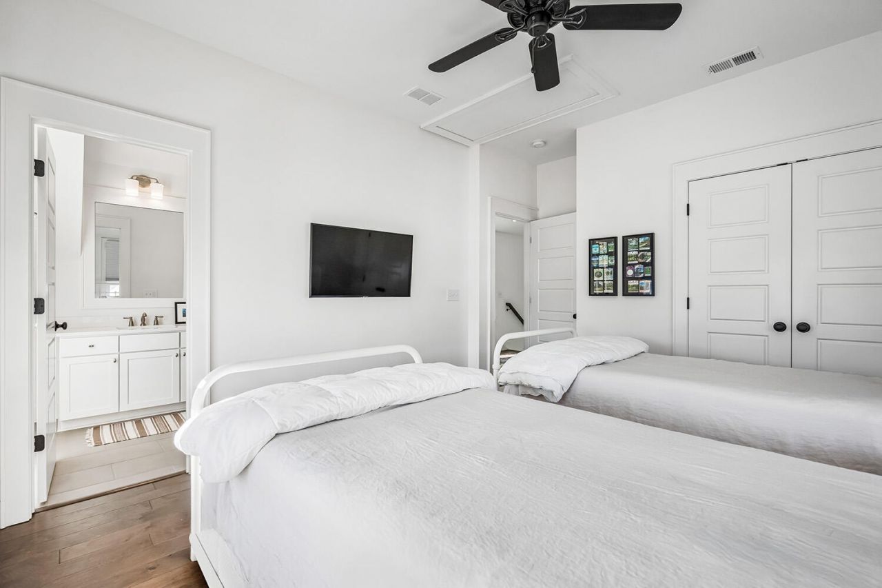 1482 Mizzen Alley Photo 40