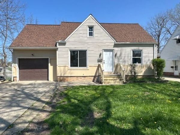 20605 Hansen Road , Maple Heights, OH 44137