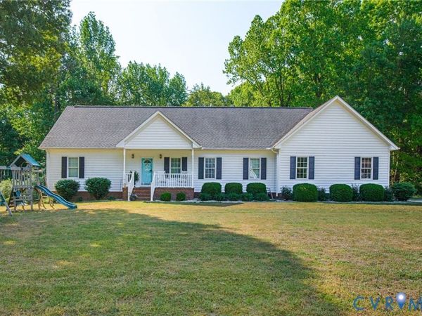 648 Meadow Drive , Tappahannock, VA 22560