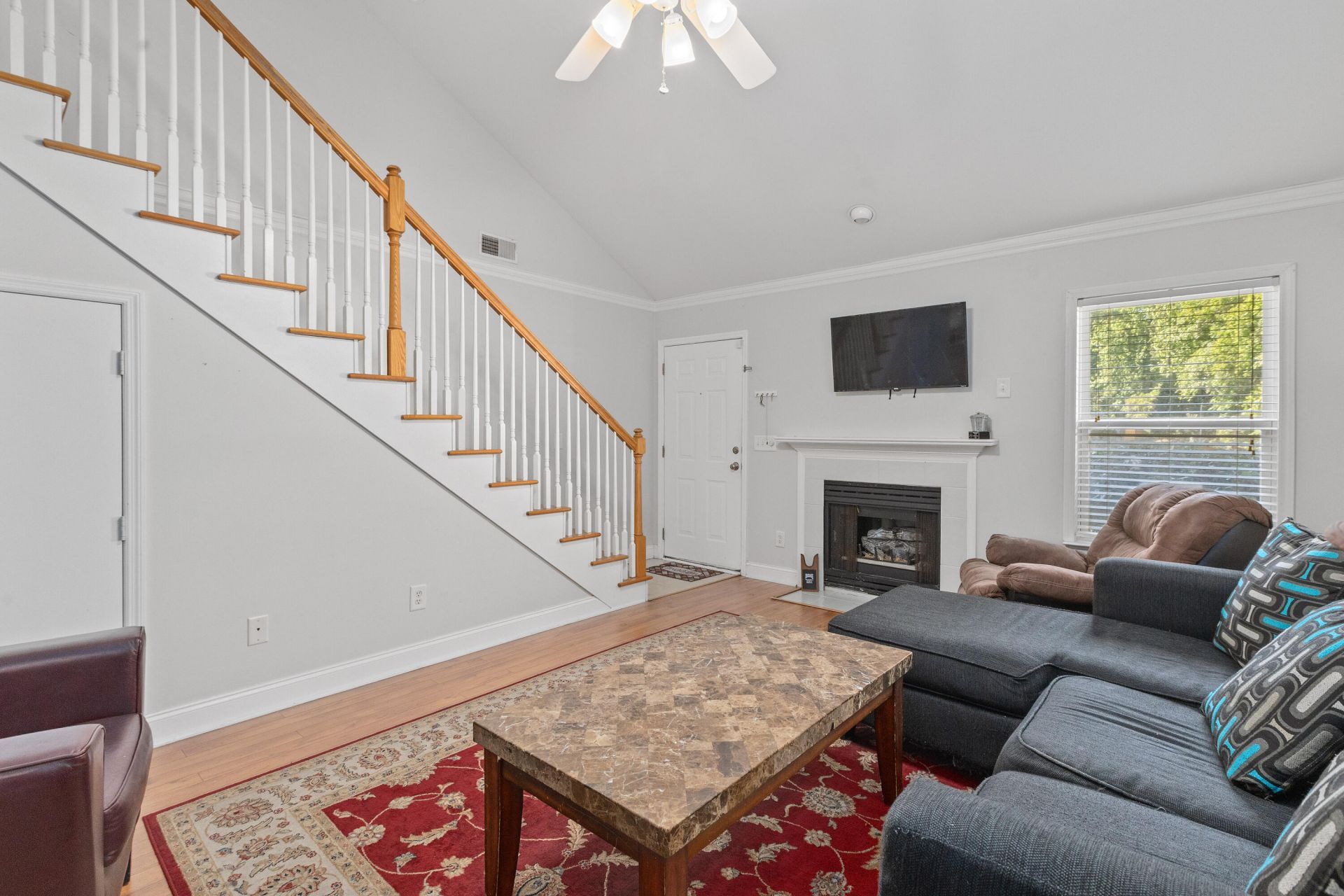 940 E Estates Boulevard Photo 11