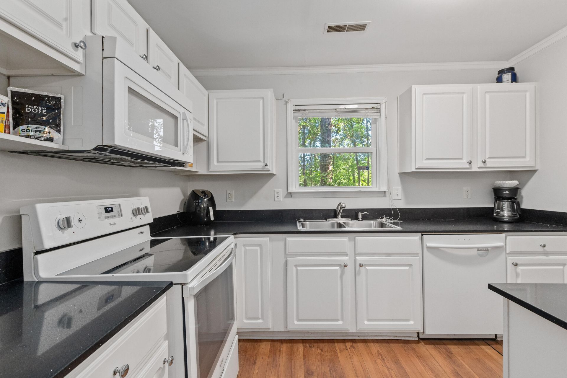 940 E Estates Boulevard Photo 16