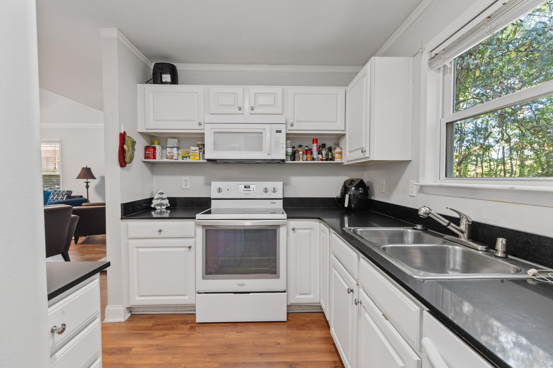 940 E Estates Boulevard Photo 17