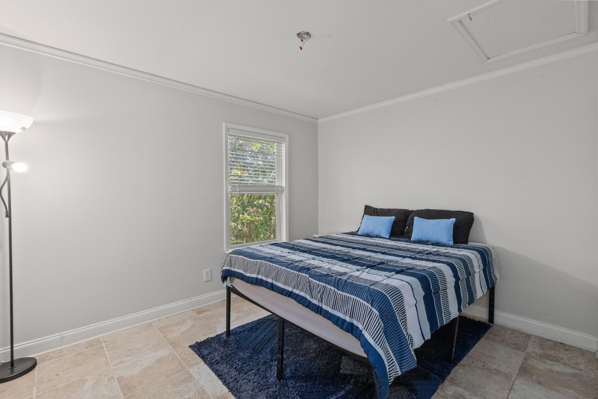 940 E Estates Boulevard Photo 26