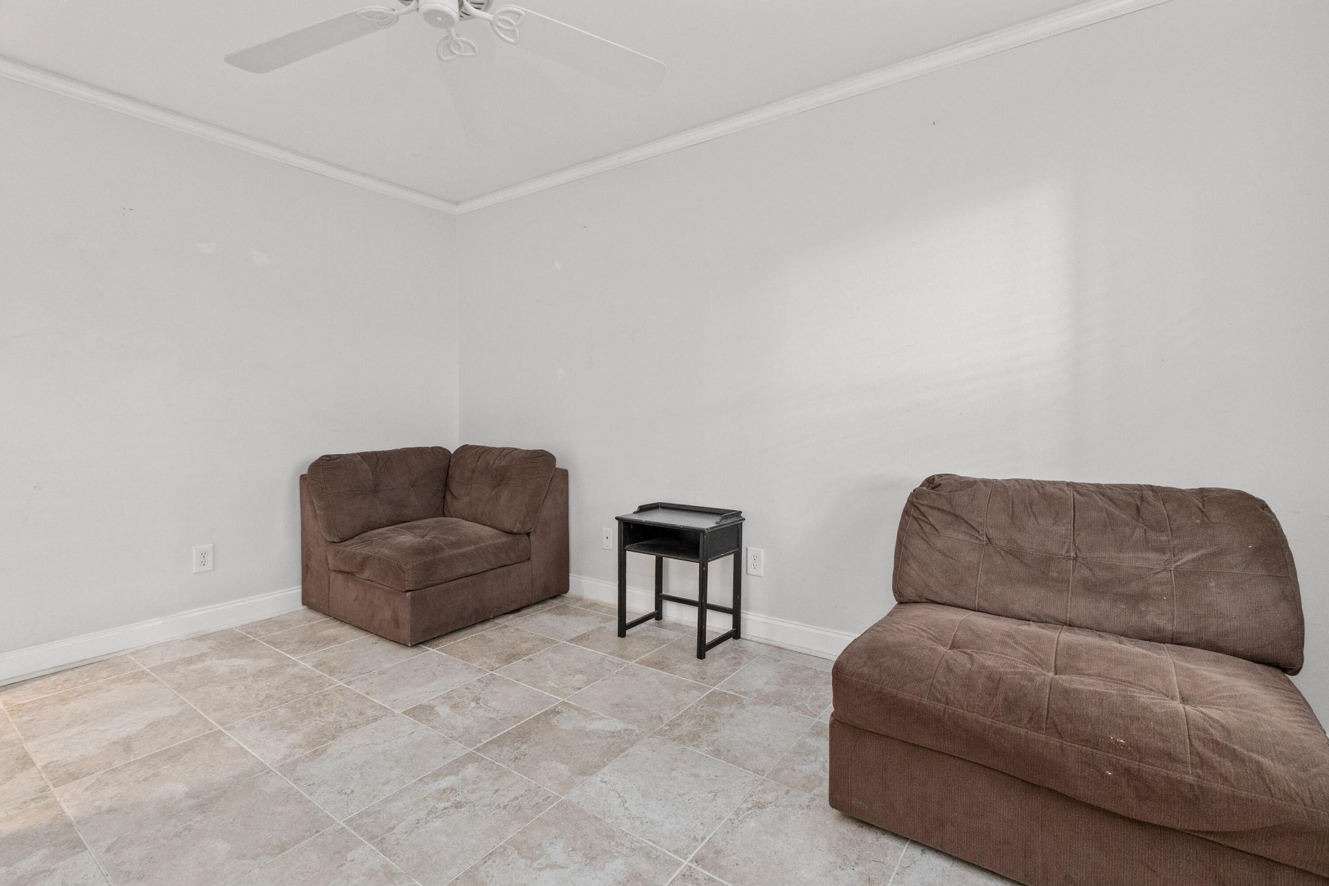 940 E Estates Boulevard Photo 28