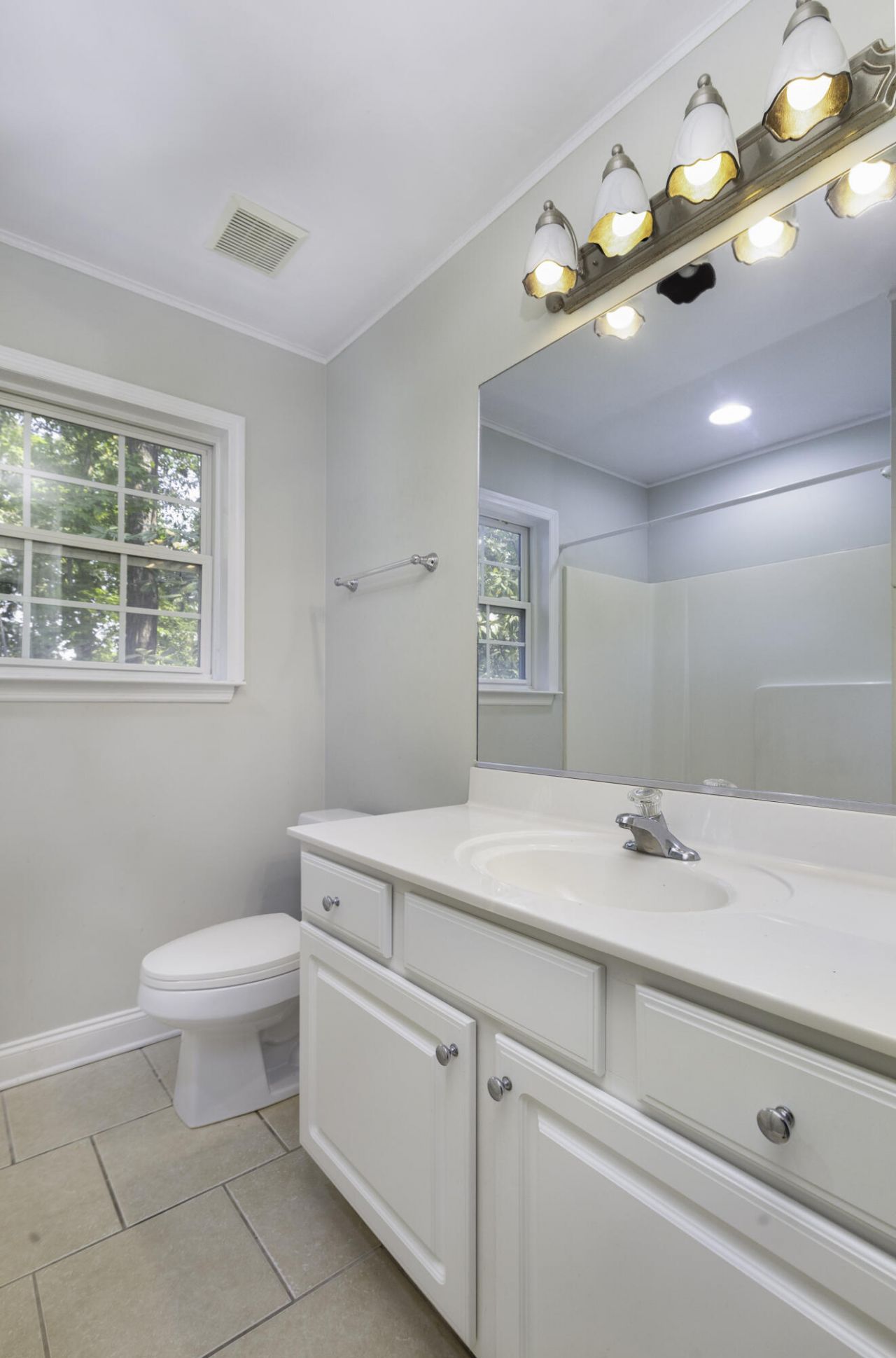 940 E Estates Boulevard Photo 29