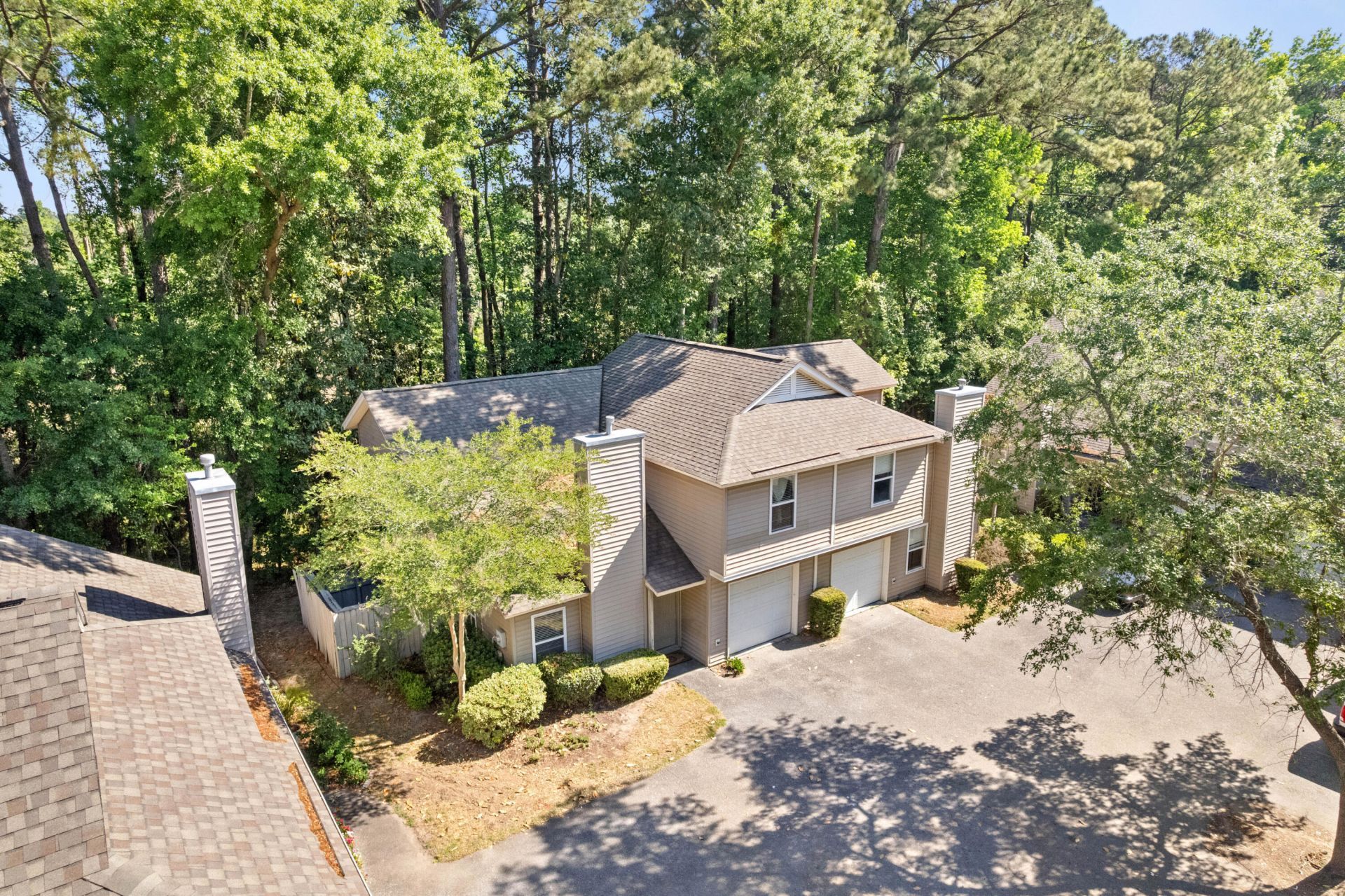 940 E Estates Boulevard Photo 4