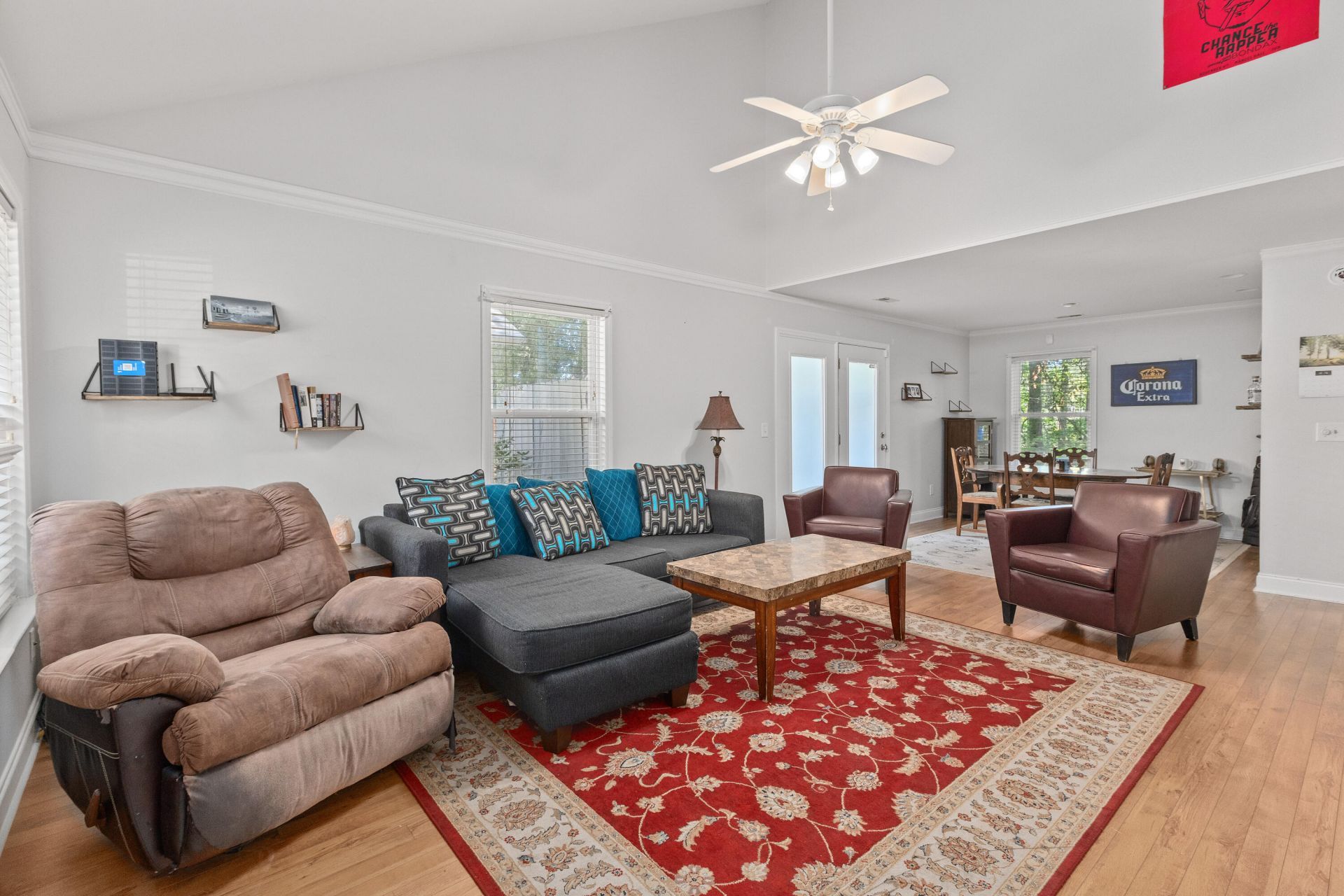 940 E Estates Boulevard Photo 7