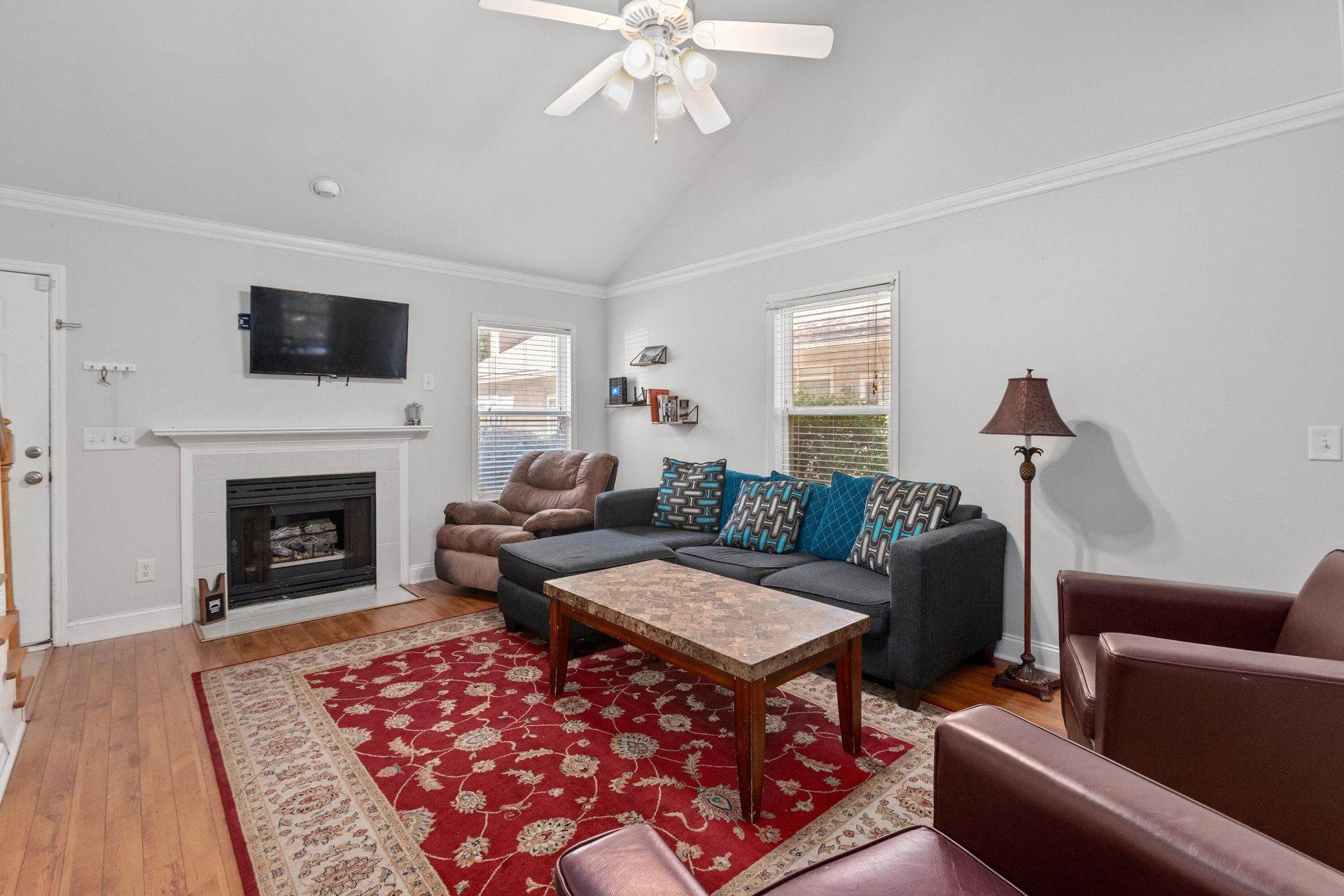 940 E Estates Boulevard Photo 8