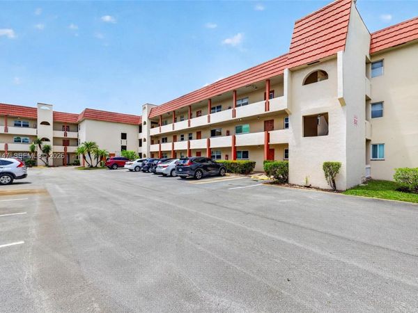 8040 N Sunrise Lakes Dr , Unit 108, Sunrise, FL 33322