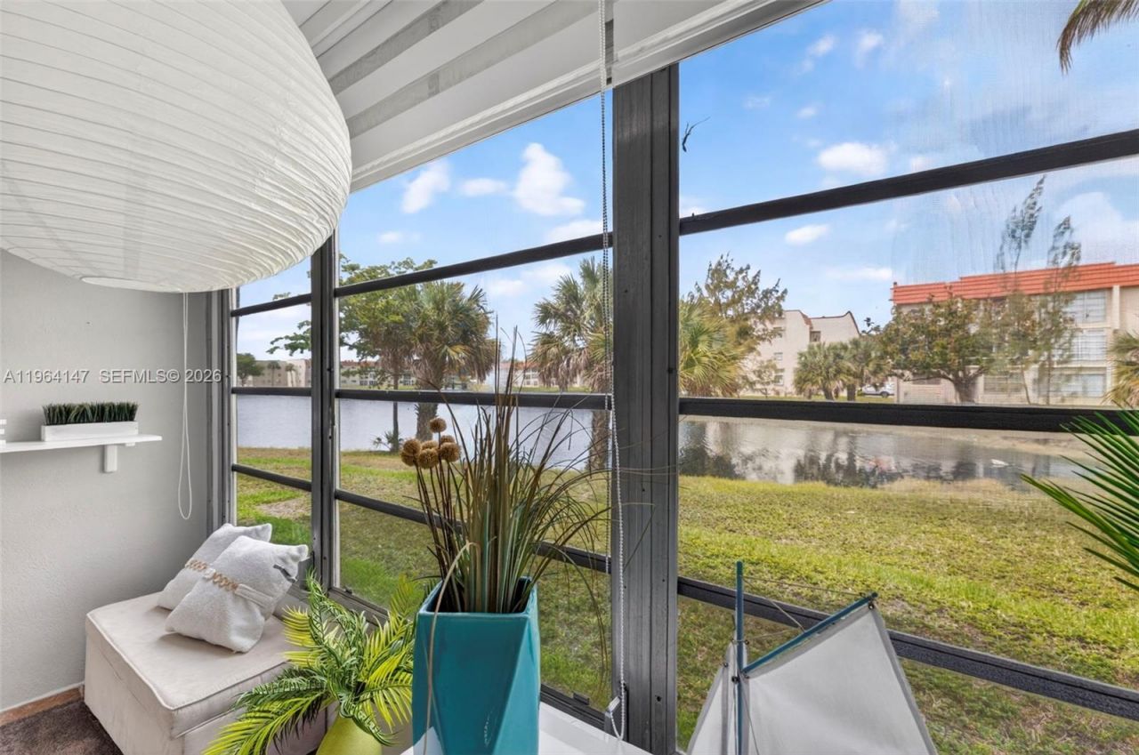 8040 N Sunrise Lakes Dr, Unit 108, Sunrise, FL 33322 Photo