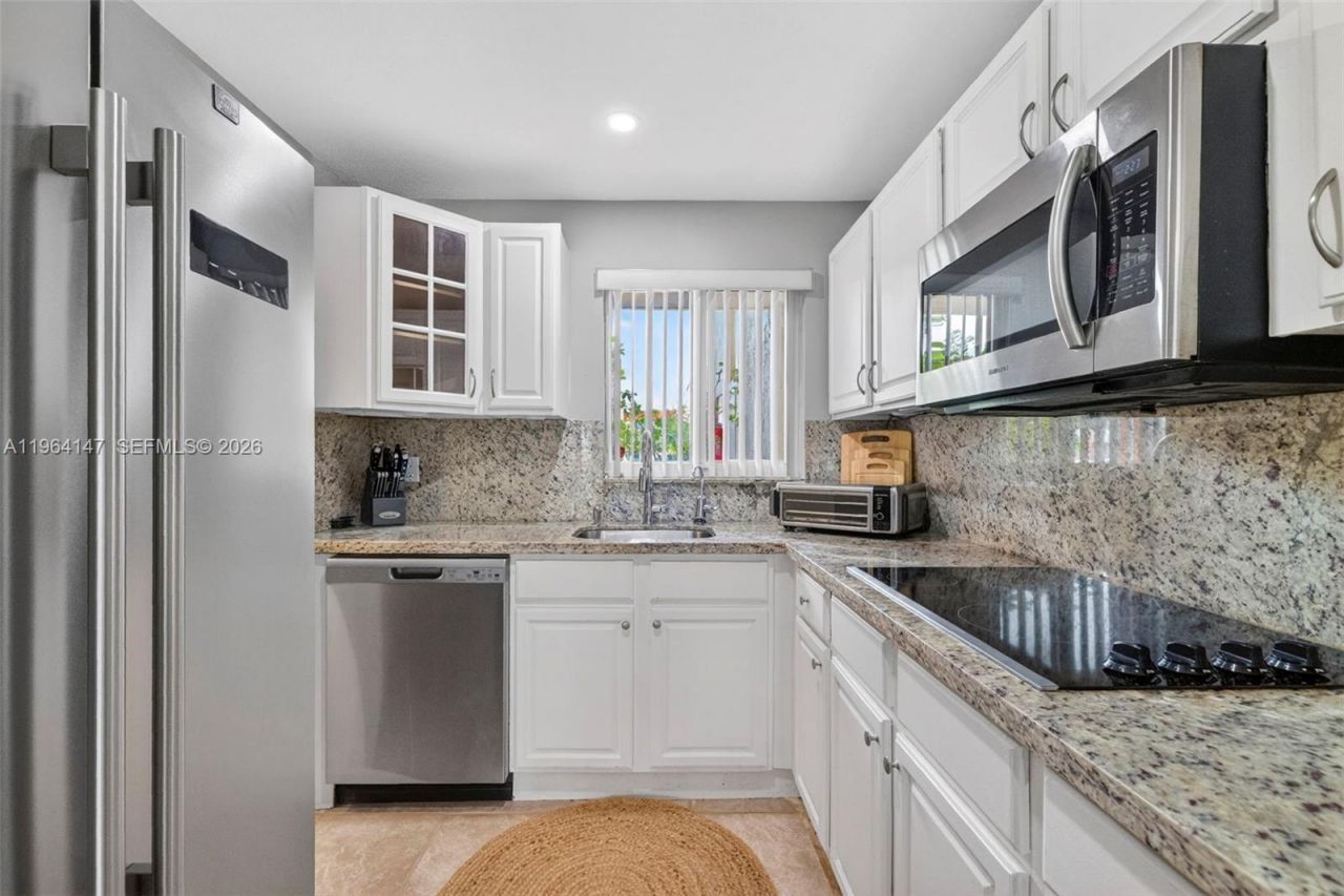 8040 N Sunrise Lakes Dr, Unit 108, Sunrise, FL 33322 Photo