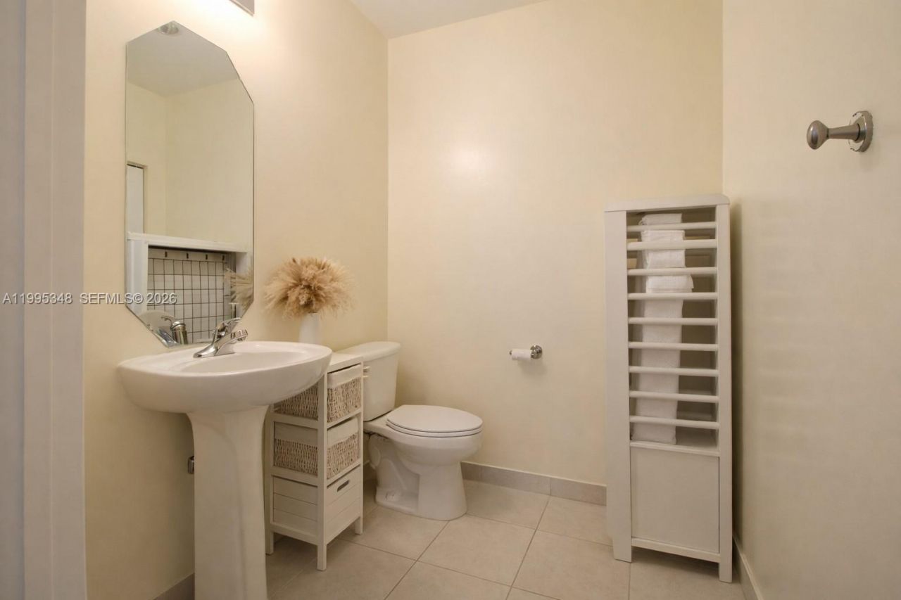 140 S Dixie Hwy , Unit 1019, Hollywood, FL 33020 Photo