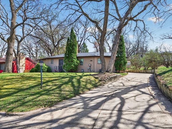 6109 27th Street N, Oakdale, MN 55128