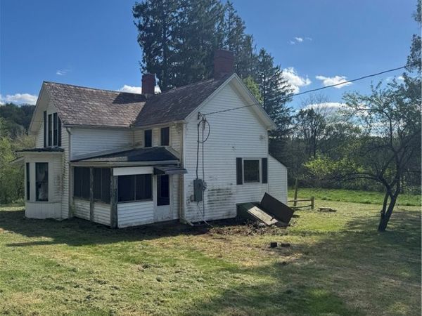 3725 N River Road, Zanesville, OH 43701