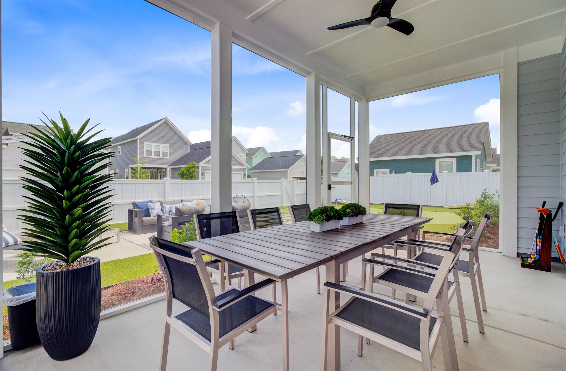 1765 Tryon Dr  Photo 3