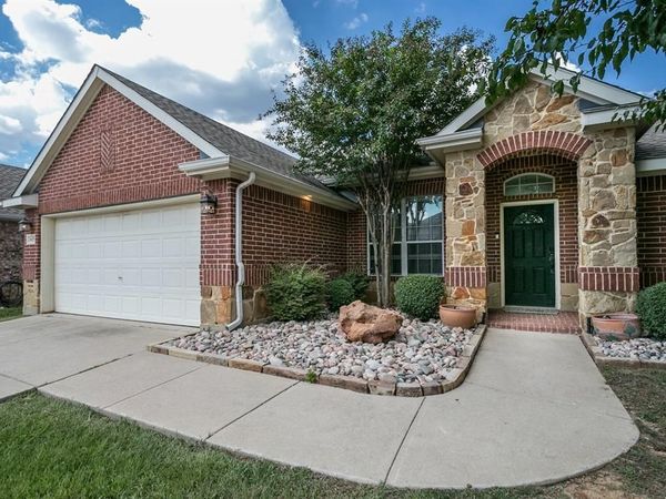 2615 Fox Creek Trail , Arlington, TX 76017