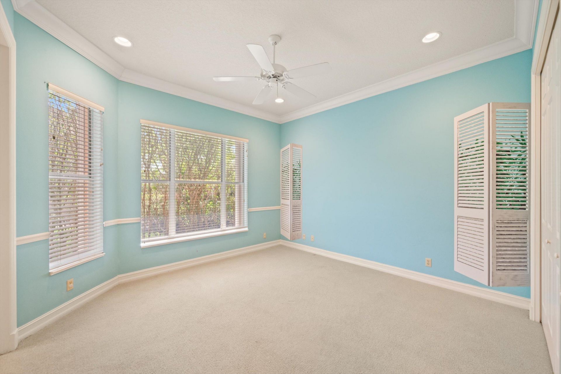 9026 Lakes Boulevard, West Palm Beach, FL 33412 Photo
