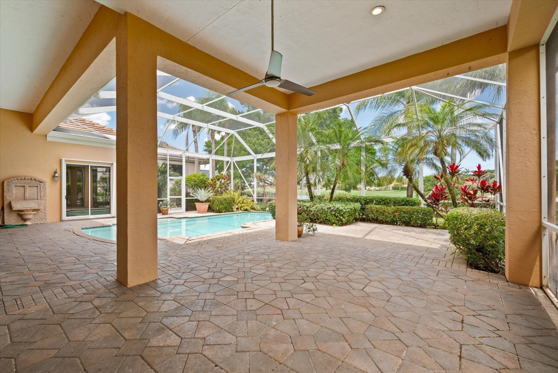9026 Lakes Boulevard, West Palm Beach, FL 33412 Photo