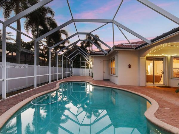 15966 SW 3rd St , Pembroke Pines, FL 33027