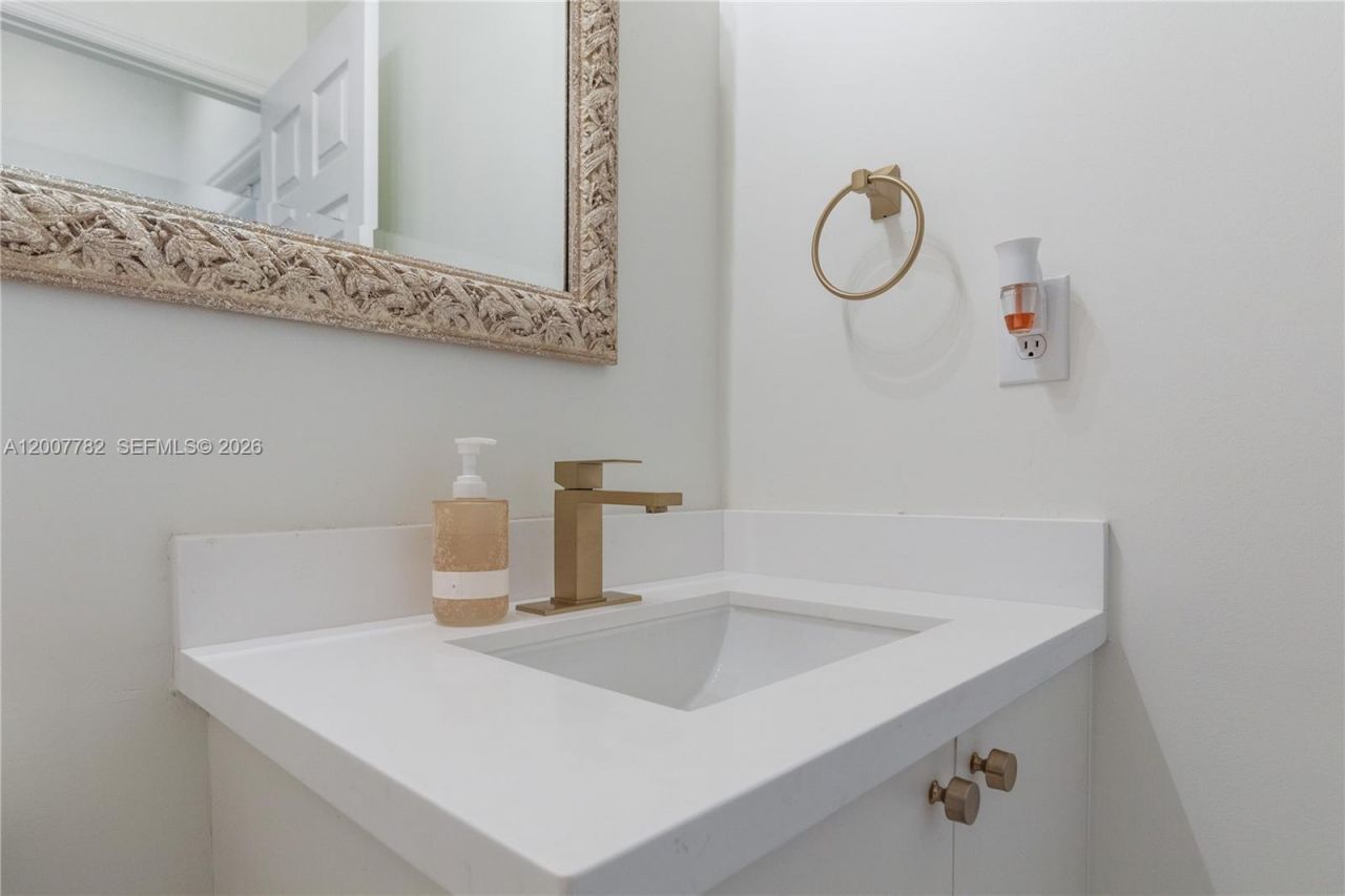 15966 SW 3rd St , Pembroke Pines, FL 33027 Photo