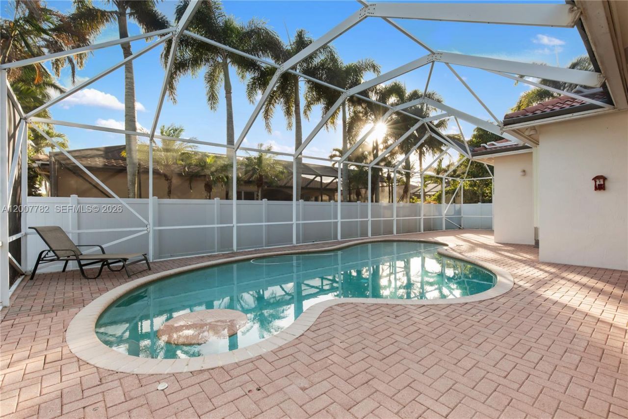 15966 SW 3rd St , Pembroke Pines, FL 33027 Photo
