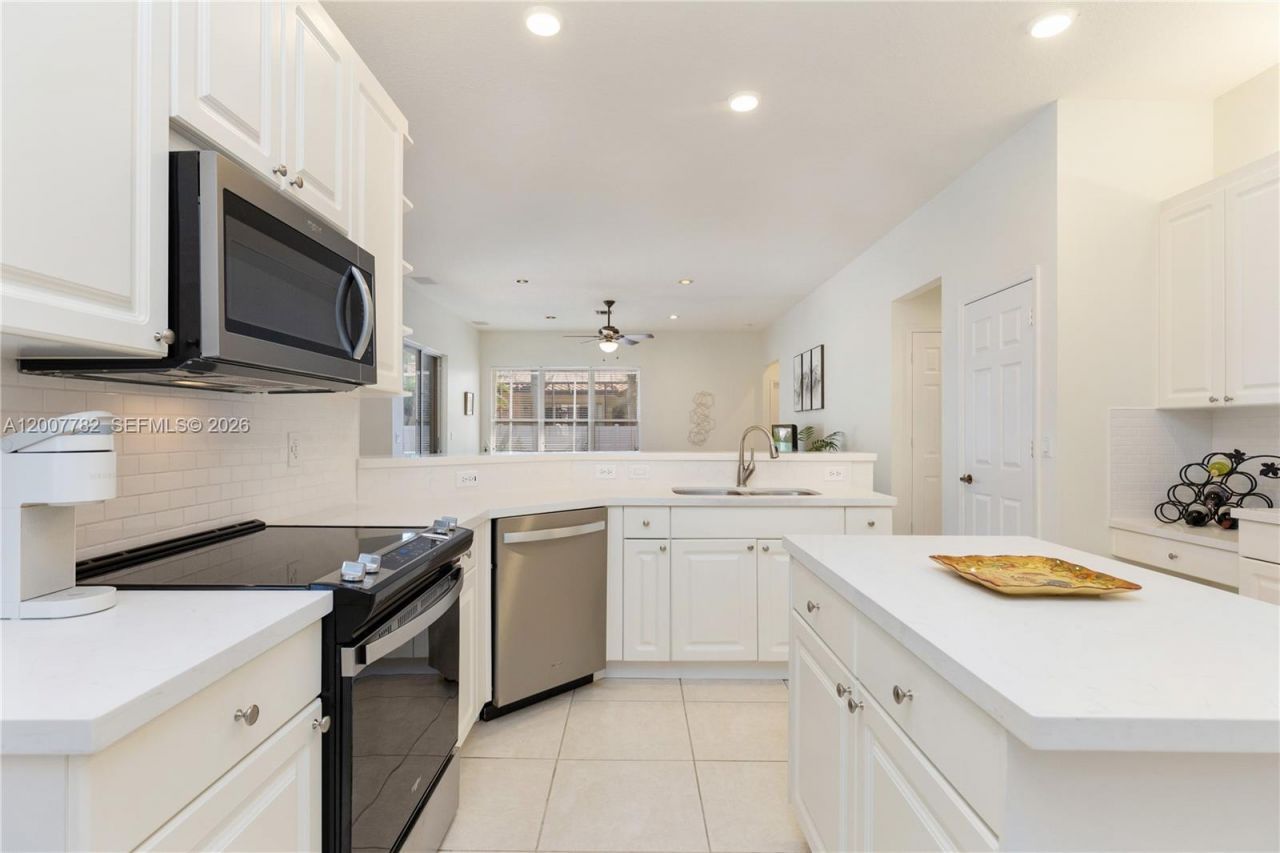 15966 SW 3rd St , Pembroke Pines, FL 33027 Photo