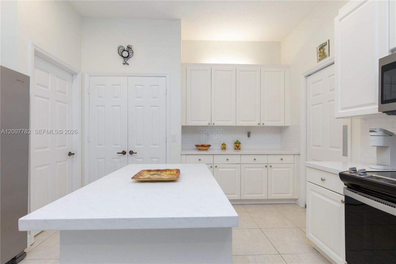 15966 SW 3rd St , Pembroke Pines, FL 33027 Photo