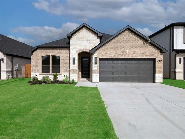 2337 SE 4th Street , Grand Prairie, TX 75051