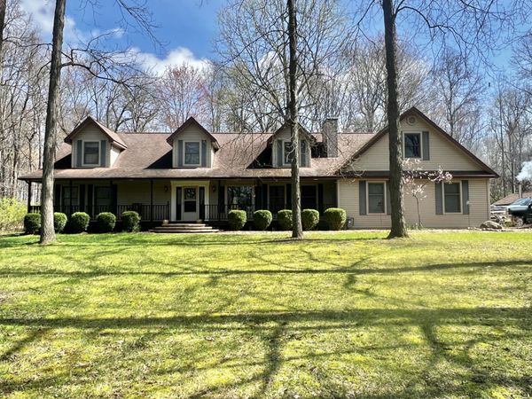 1401 Meadow Lane, Hillsdale, MI 49242