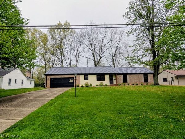 126 Garwood Drive , Canfield, OH 44406