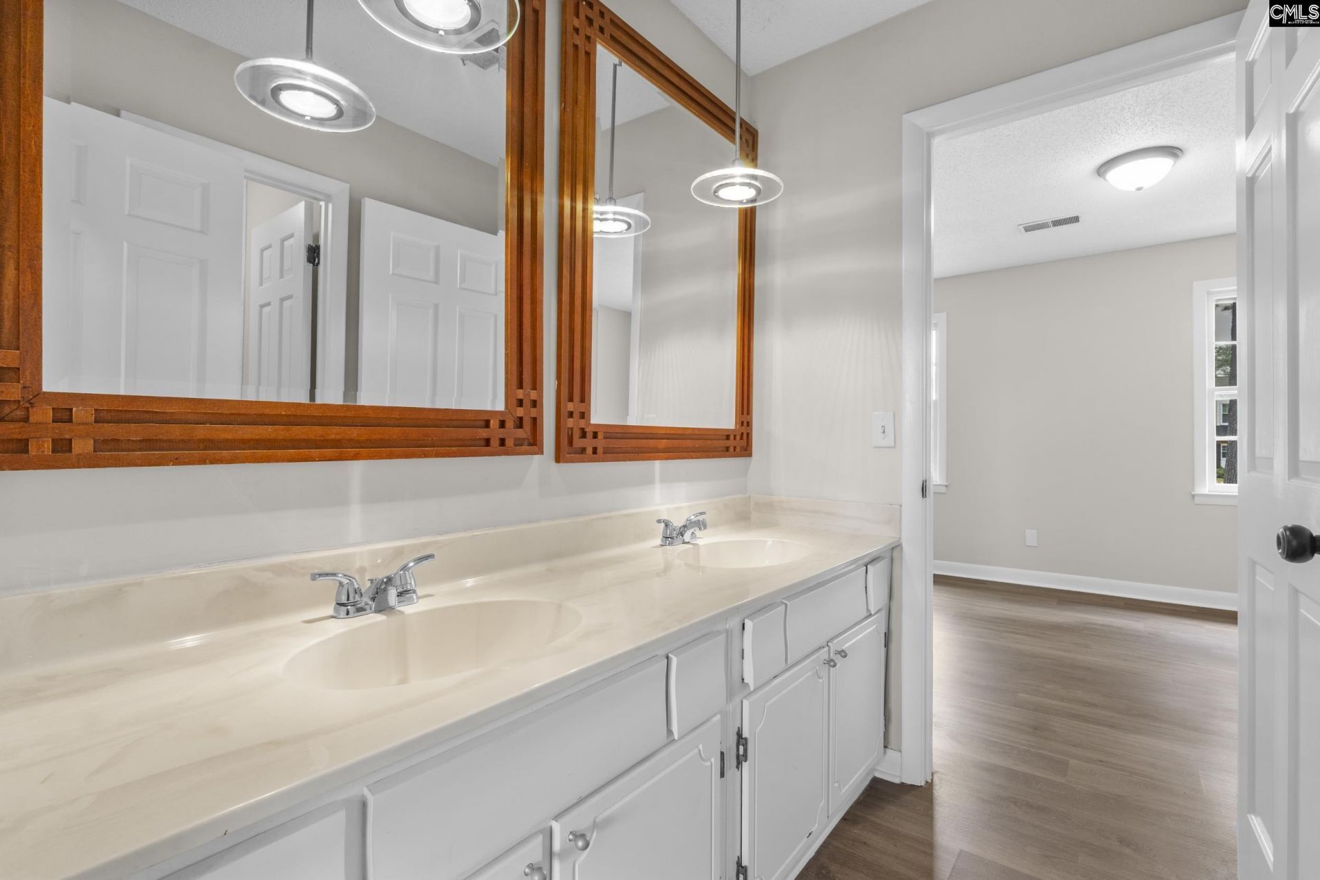 157 Jefferson Place  Photo 16