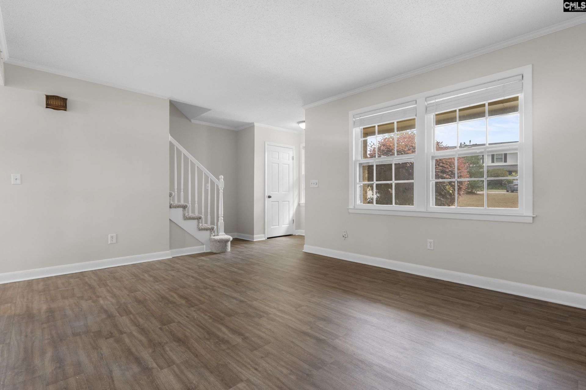 157 Jefferson Place  Photo 6