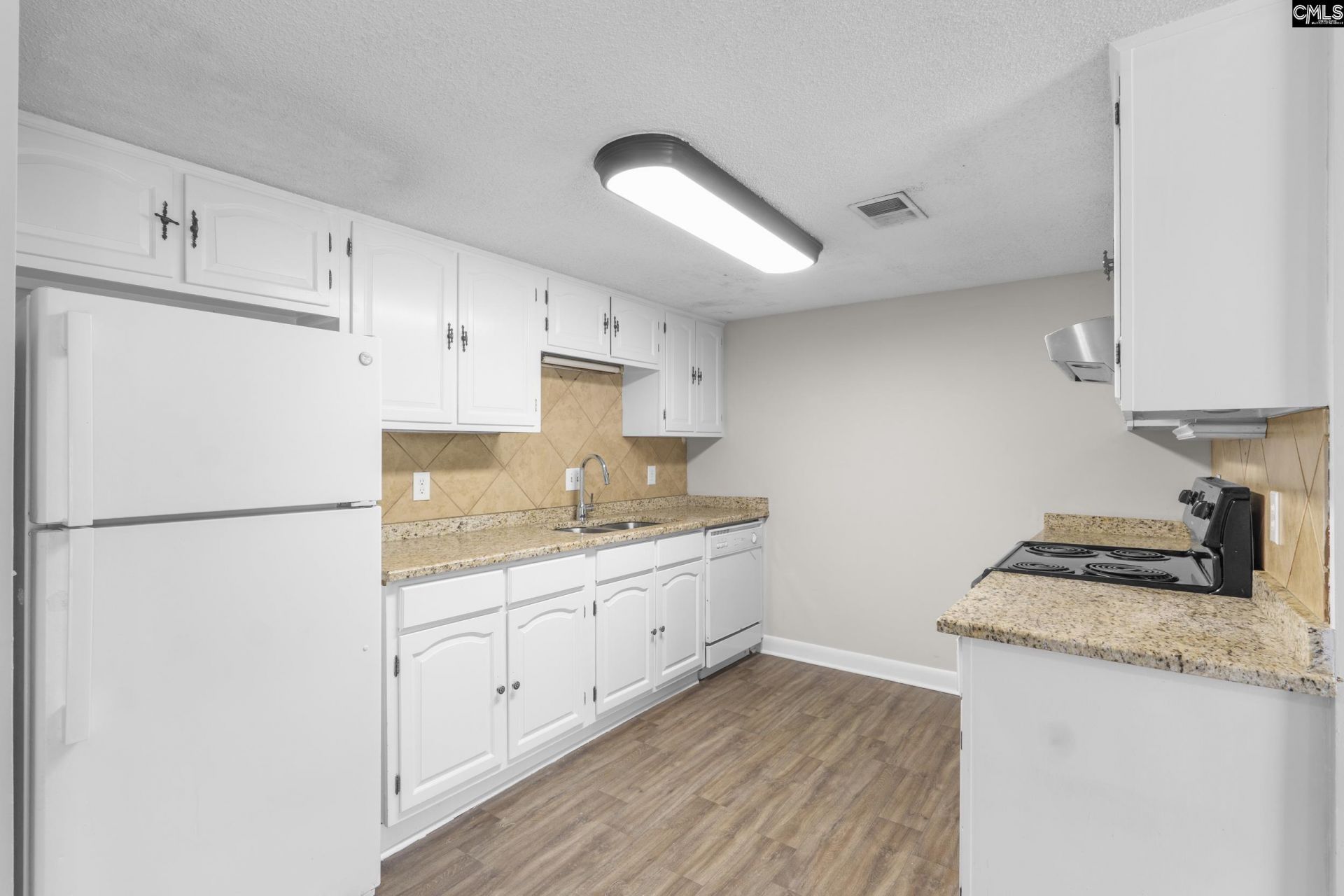 157 Jefferson Place  Photo 9