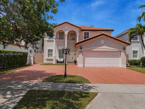 6114 SW 158th Pass , Miami, FL 33193