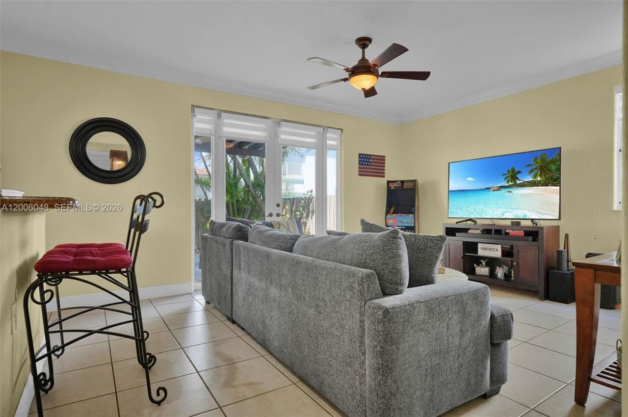 6114 SW 158th Pass , Miami, FL 33193 Photo