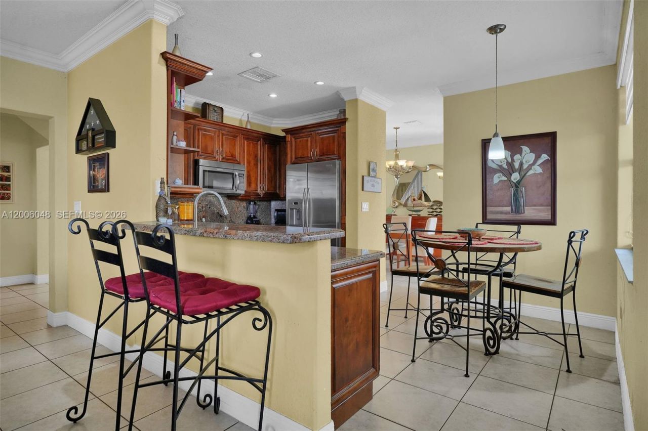 6114 SW 158th Pass , Miami, FL 33193 Photo