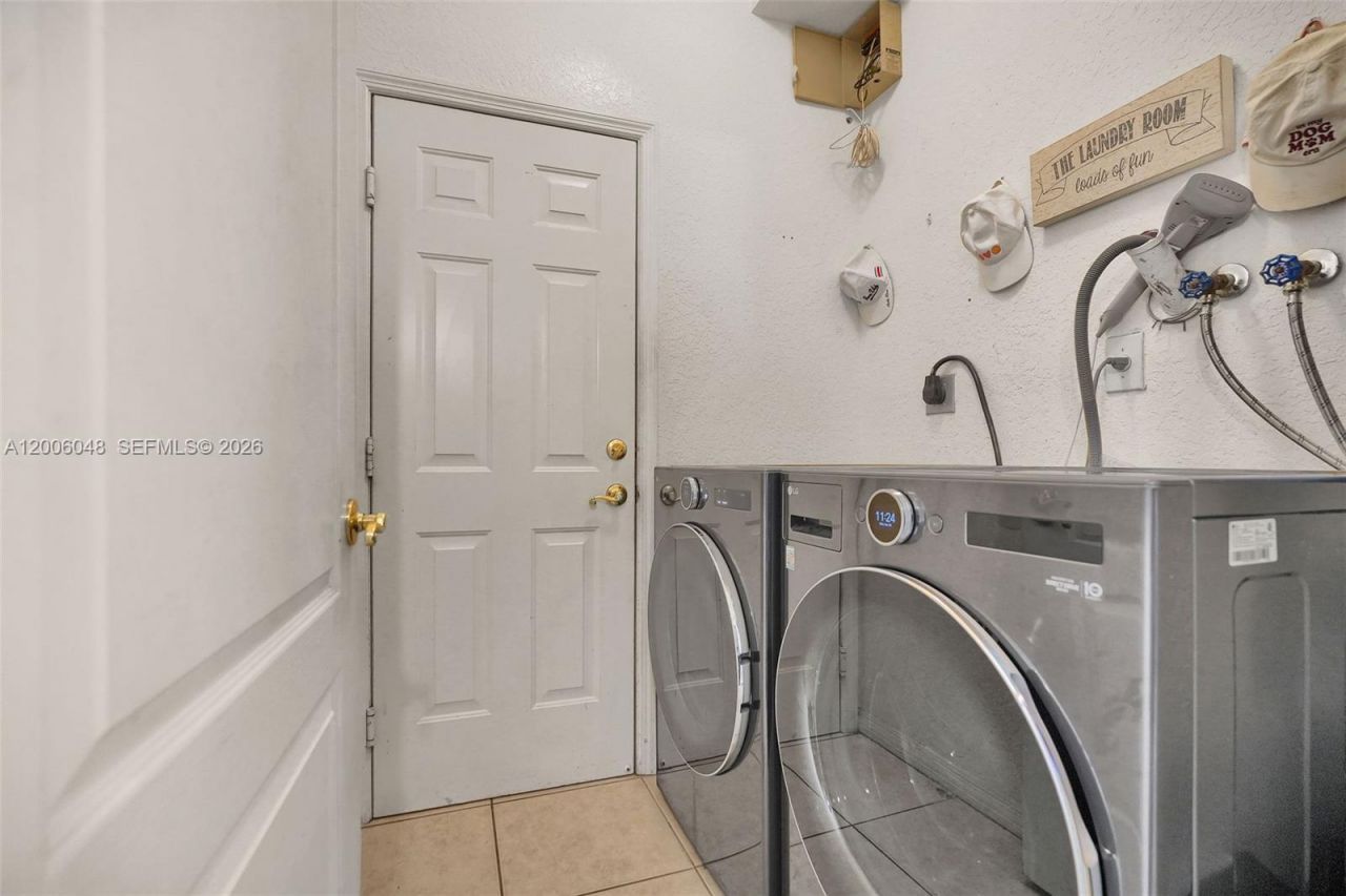 6114 SW 158th Pass , Miami, FL 33193 Photo