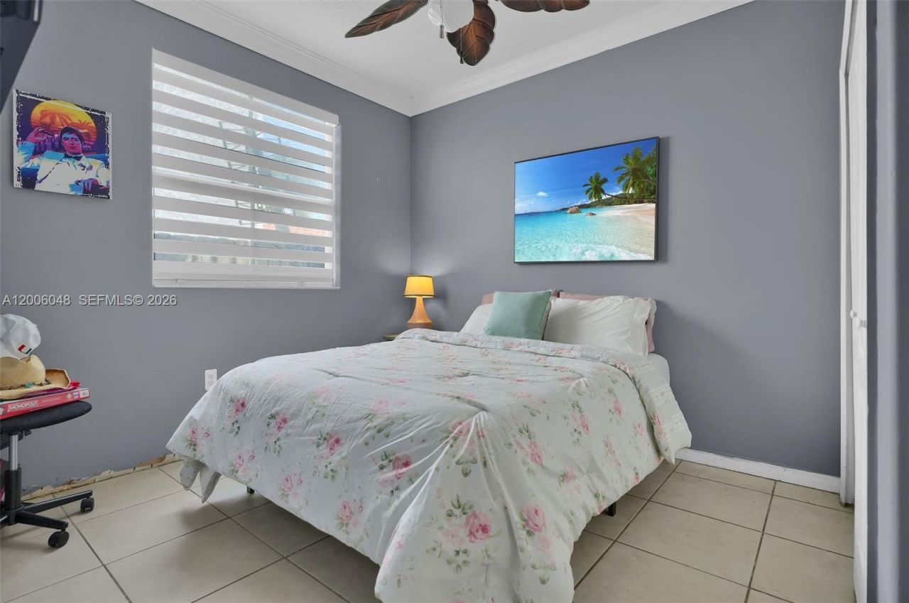 6114 SW 158th Pass , Miami, FL 33193 Photo