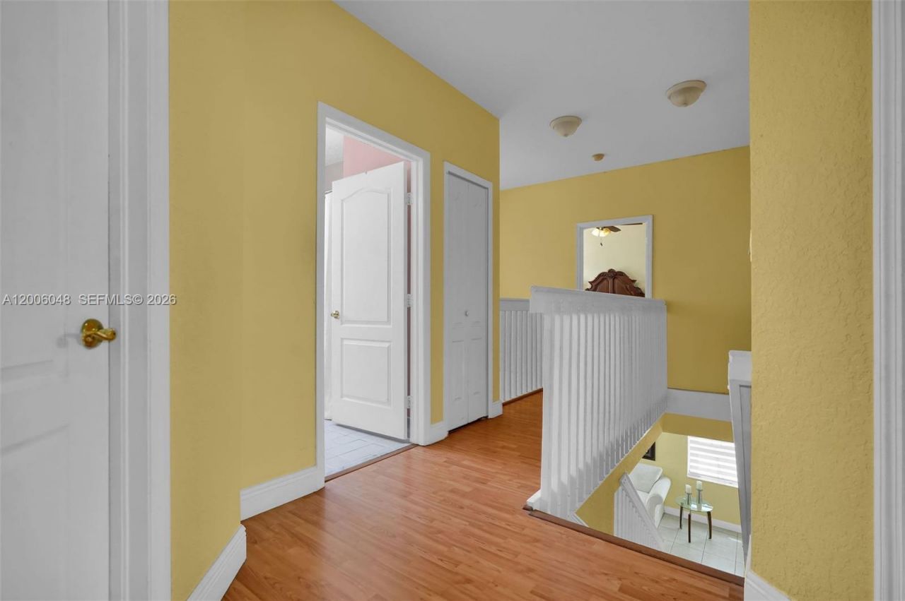 6114 SW 158th Pass , Miami, FL 33193 Photo