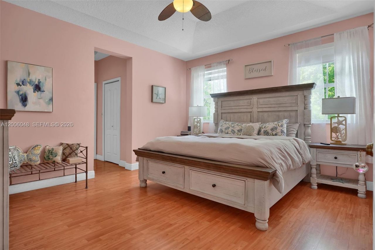 6114 SW 158th Pass , Miami, FL 33193 Photo