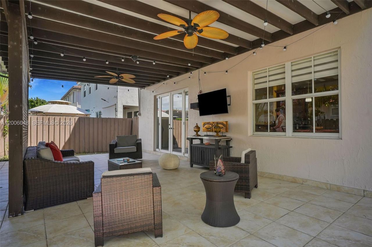 6114 SW 158th Pass , Miami, FL 33193 Photo