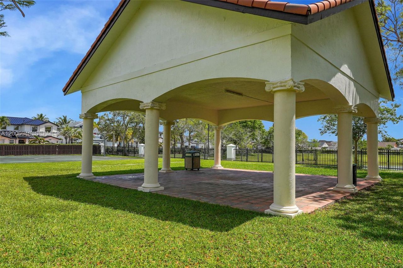 6114 SW 158th Pass , Miami, FL 33193 Photo