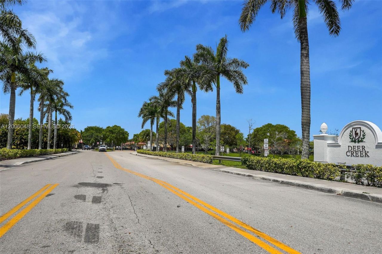 6114 SW 158th Pass , Miami, FL 33193 Photo
