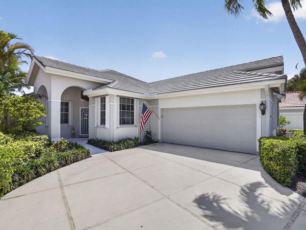 216 Eagleton Lake Boulevard, Palm Beach Gardens, FL 33418