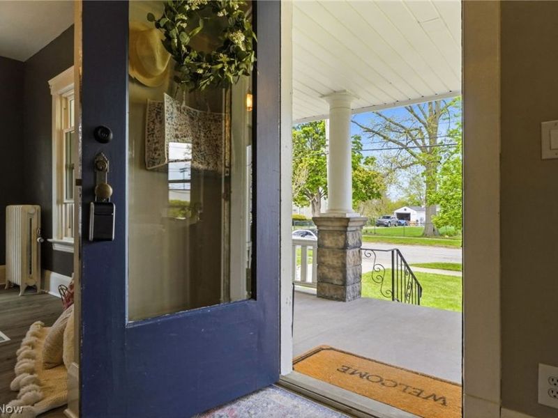 17609 Larchwood Avenue, Cleveland, OH 44135 Photo 2