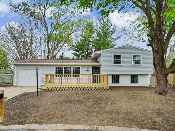 2303 Brookhaven Drive , Champaign, IL 61821